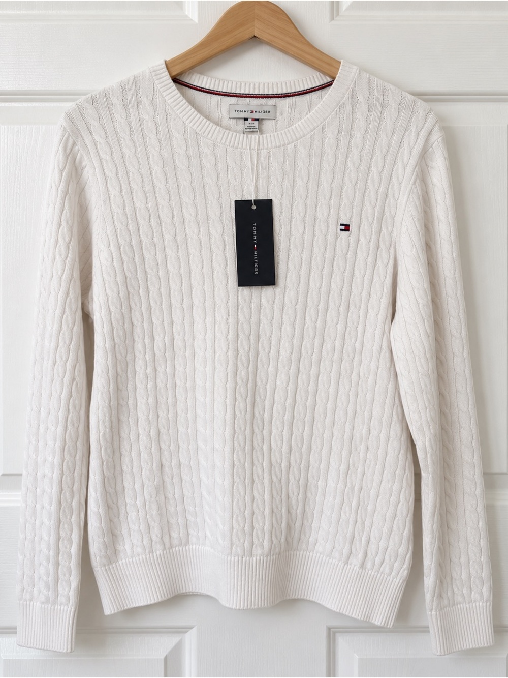 Tommy Hilfiger Women’s Cream Cable Knit Crew Sweater
